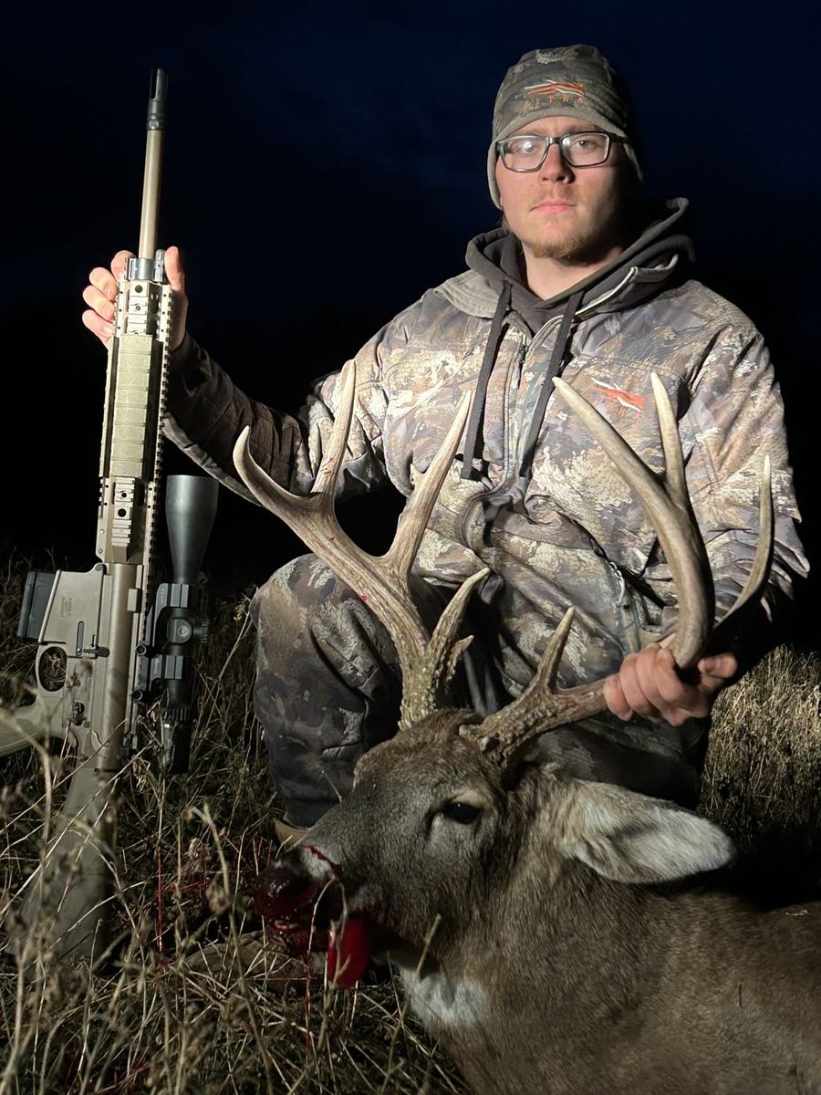 Kansas whitetail hunt at Double D Whitetail Ranch