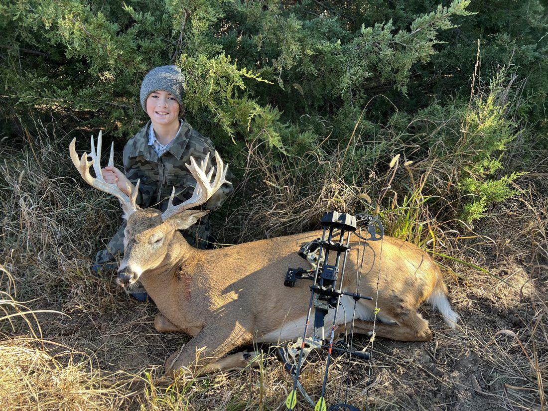 Kansas whitetail hunt at Double D Whitetail Ranch