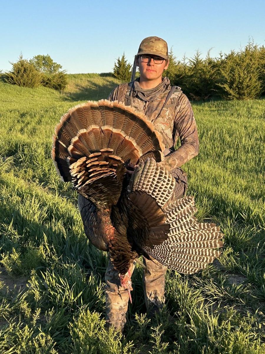 Kansas whitetail hunt at Double D Whitetail Ranch