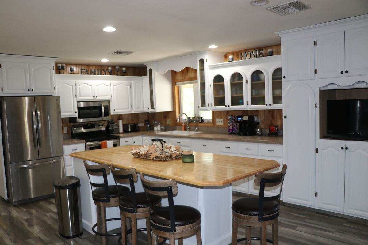 Molzahn Lodge at Double D Whitetail Ranch