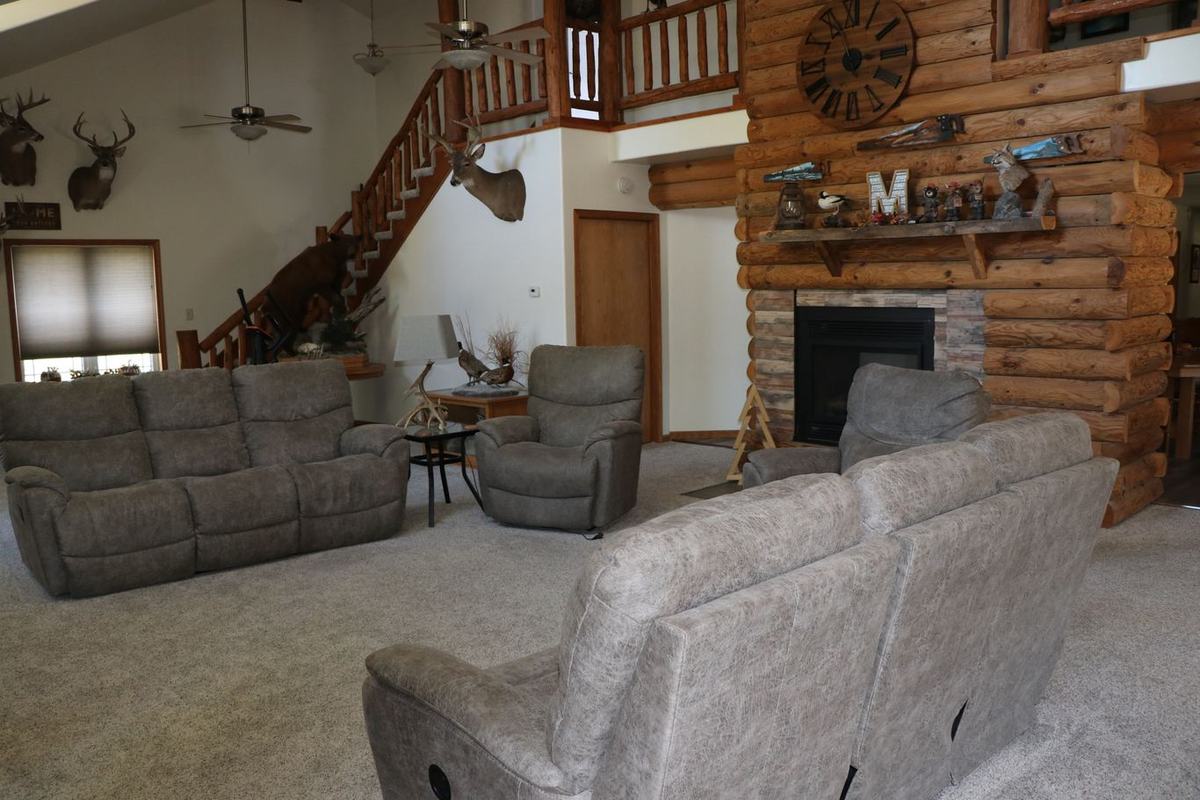 Molzahn Lodge at Double D Whitetail Ranch
