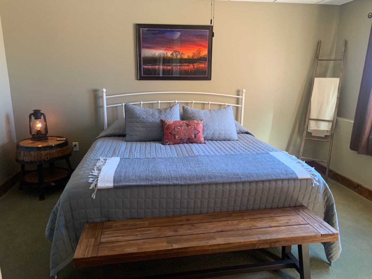 Trouvaille Lodge guest bedroom