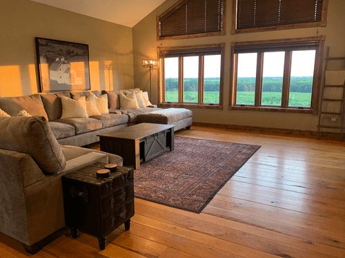 Trouvaille Lodge living room